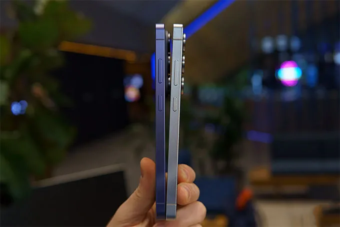 Khác biệt khi cầm nắm: Mỏng và nhẹ hơn