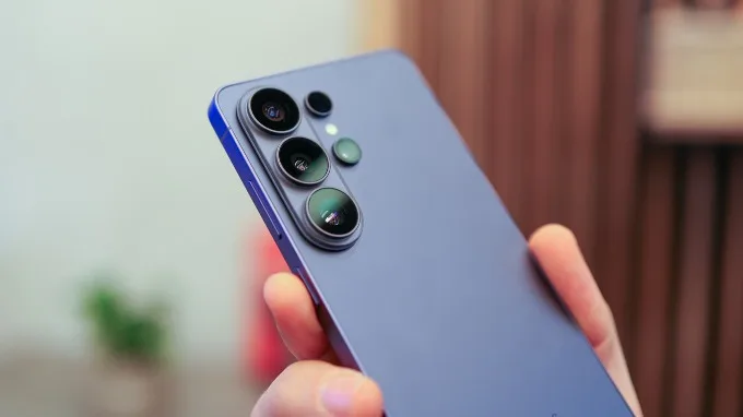 Thiết kế cụm camera trên Galaxy S26 Ultra cũng có sự thay đổi