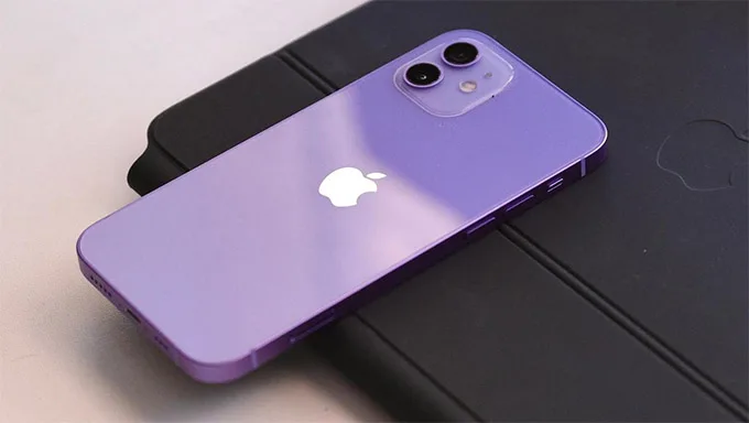 iPhone 12 thiết kế cạnh phẳng, màn hình lớn hơn iPhone X
