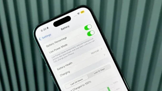 So sánh iPhone 17 và Google Pixel 10 về pin sạc