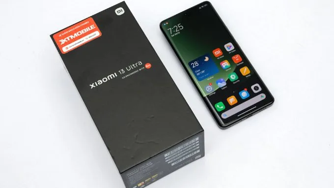 Xiaomi 13 Ultra được trang bị màn hình chất lượng hàng đầu