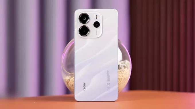 Redmi Note 14 vẫn trung thành với phong cách thiết kế quen thuộc