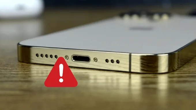 Linh kiện bên trong máy như pin, IC sạc hoặc đường mạch bị xuống cấp có thể tạo ra điện rò rỉ trên iPhone
