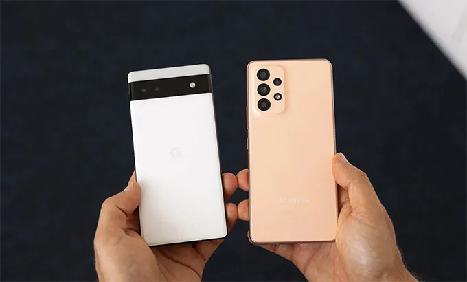 Galaxy A53 và Google Pixel 6a sở hữu ngôn ngữ thiết kế khác nhau