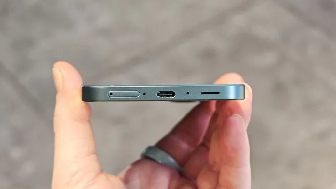 Pin là điểm khác biệt khi so sánh Galaxy A57 và Xiaomi 15T