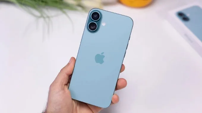 iPhone 16 Plus