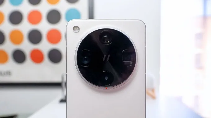 OPPO Find X8 Ultra lại chọn hướng tiếp cận “chia vai” rõ ràng cho từng ống kính