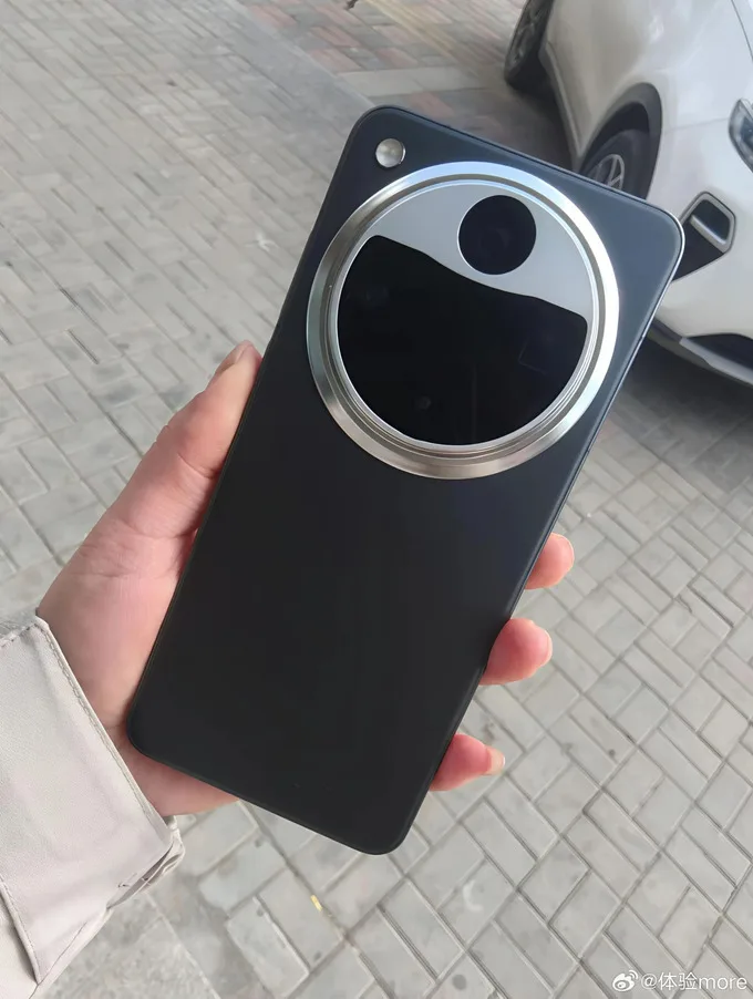 Ảnh mặt lưng của OPPO Find X8 Ultra