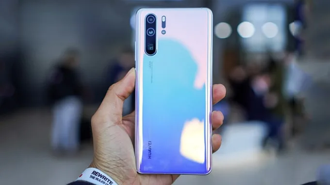 Huawei P30 Pro ra mắt sở hữu màn hình OLED với kích thước 6,47 inch