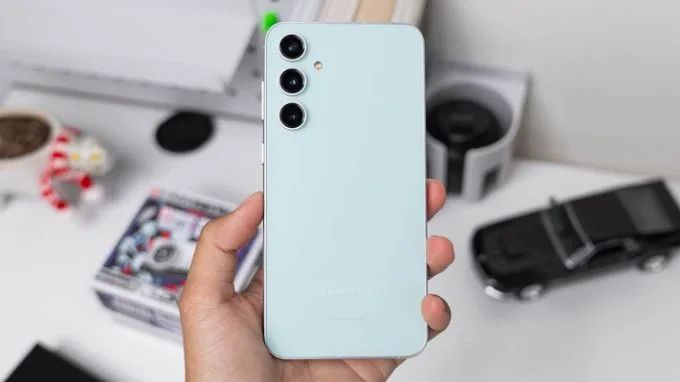Đánh giá thiết kế Samsung S24 FE hiện đại