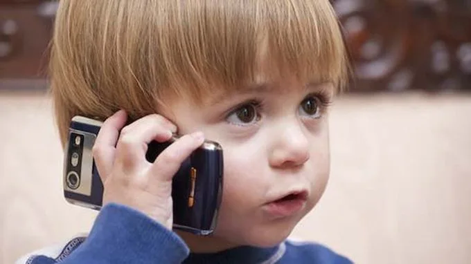 Những tiêu chí chọn điện thoại cho trẻ em