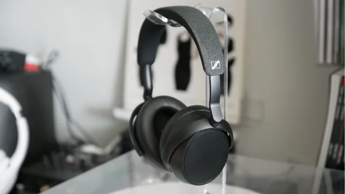 Tai nghe Sennheiser Momentum 4