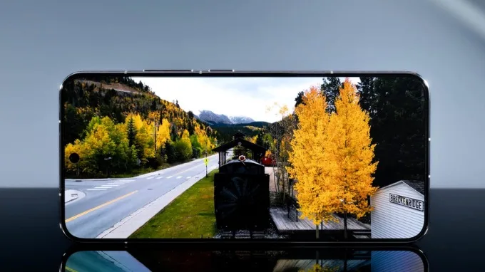 Xiaomi 15 sử dụng màn hình LTPO AMOLED 6.36 inch