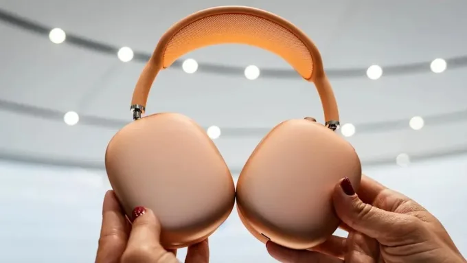 AirPods Max 2 vẫn duy trì ngôn ngữ thiết kế quen thuộc từ thế hệ đầu