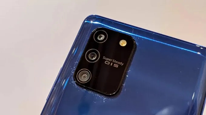 Cụm camera khá lạ của Galaxy S10 Lite