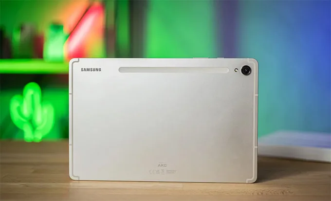 Galaxy Tab S11 tiếp tục kế thừa ngôn ngữ thiết kế đặc trưng của Samsung