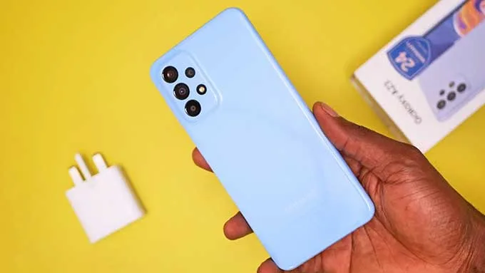 Cùng mức giá, Galaxy Note 9 hay Galaxy A23 tốt hơn? Phân tích màn hình