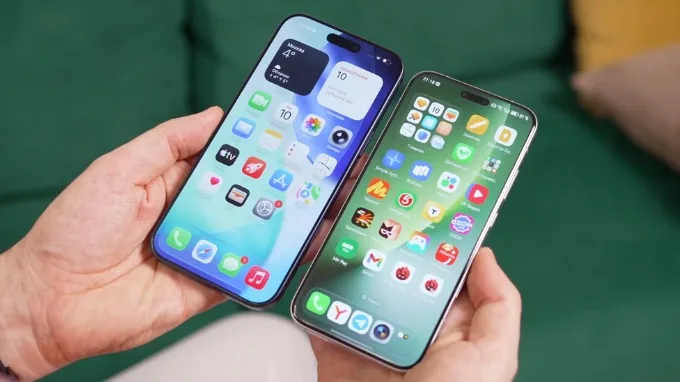 So sánh HONOR Magic 8 Pro và iPhone 17 Pro Max về màn hình