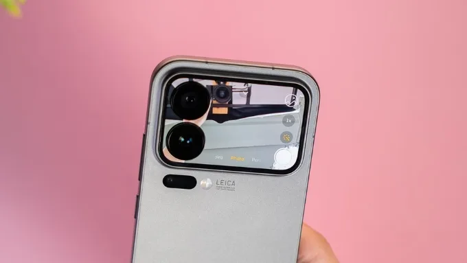 Xiaomi 17 Pro thể hiện sự đầu tư mạnh mẽ vào phần cứng với 3 camera đều có độ phân giải 50MP