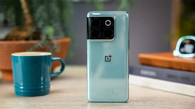 Thiết kế OnePlus 10T 5G cao cấp, sang trọng