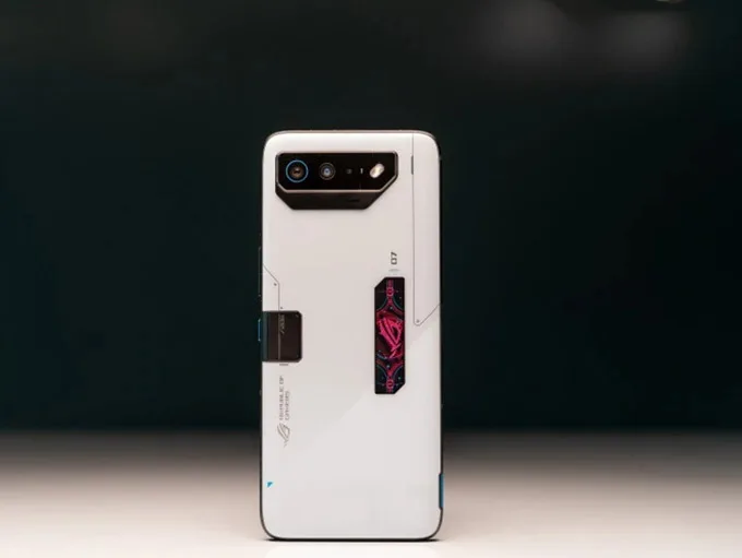 ROG Phone 7 vẫn sẽ giữ nguyên thiết kế tương tự như ROG Phone 6