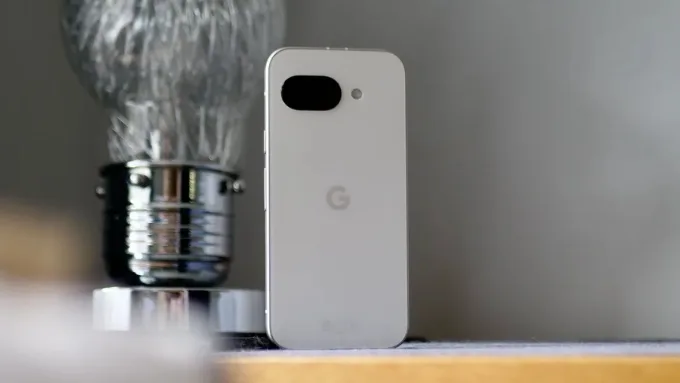 Pixel 10a lại hướng đến sự đa dạng hơn với 161.3 × 76.6 × 7.4-8.9 mm (tùy phiên bản)
