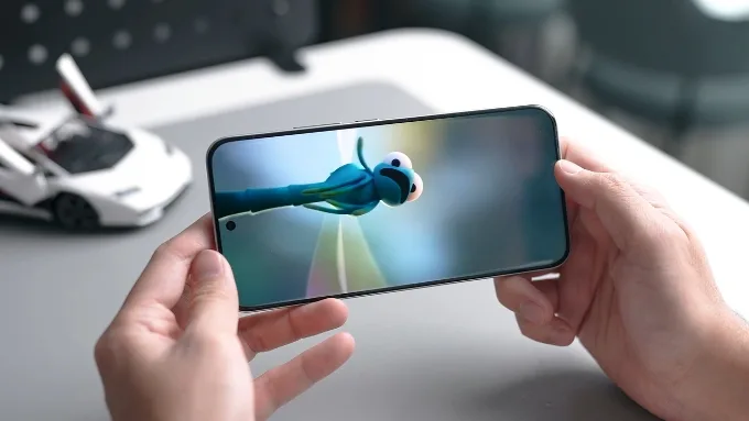 Cả POCO M8 Pro lẫn Galaxy A36 đều cho thấy sự đầu tư nghiêm túc về màn hình