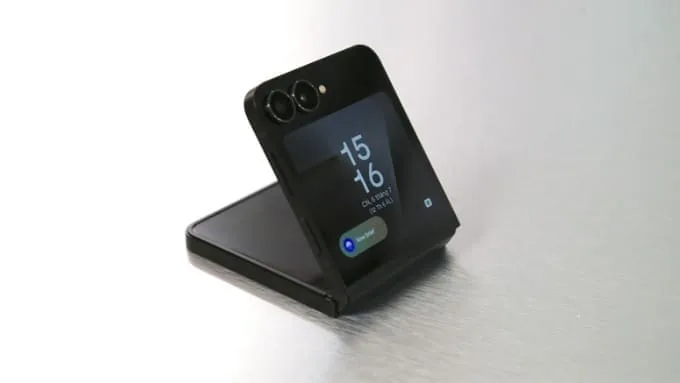 Đánh giá Galaxy Z Flip 7 FE qua thiết kế