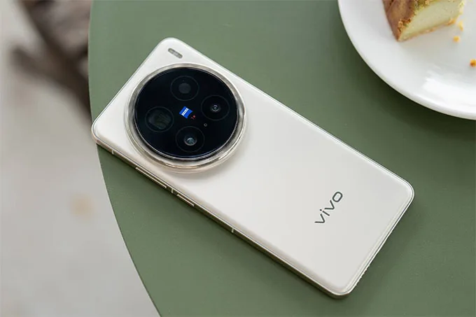 Vivo X200 Pro cung cấp ngoại hình cao cấp