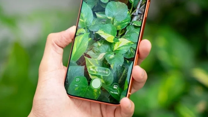 Một tính năng khác không thể không nhắc đến khi review iPhone 17 Pro Max là Visual Intelligence