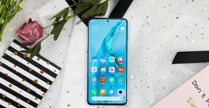 Xiaomi 12 Pro thể hiện nhiều ưu điểm vượt trội hơn S21 FE về cấu hình