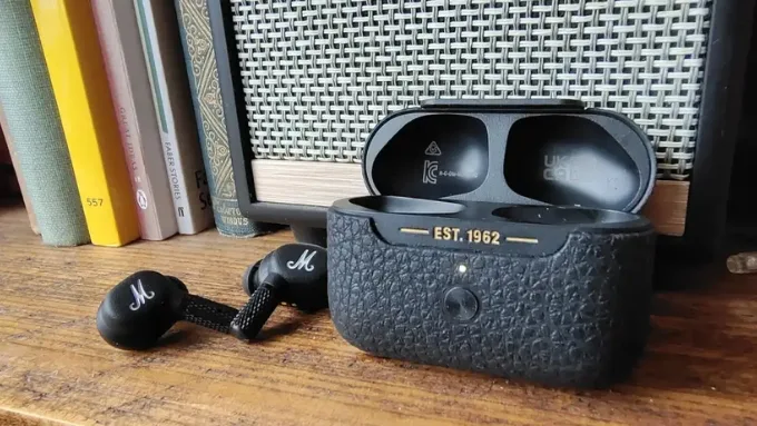 Nếu yêu thích âm bass mạnh, Marshall Motif II ANC là lựa chọn thay thế AirPods Pro 3 mang màu sắc riêng