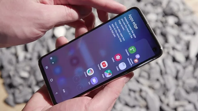 Bảng so sánh thông số của Galaxy S10e và S10 Lite