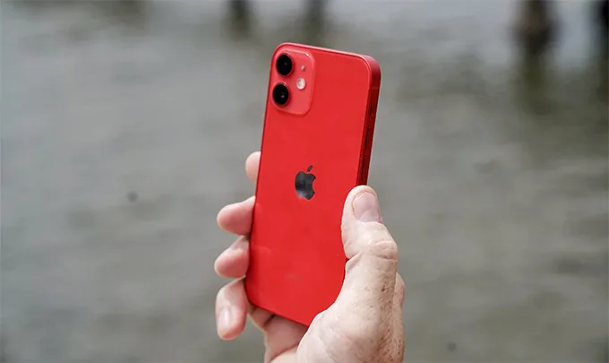 iPhone 12 mini liệu có còn đáng mua trong năm 2022 hay không?