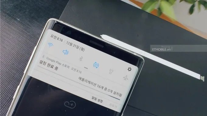 Galaxy Note 9 có phần viền trên khá dày