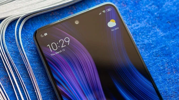 Redmi Note 9 Pro sở hữu thiết kế màn hình nốt ruồi tương tực như các model Samsung