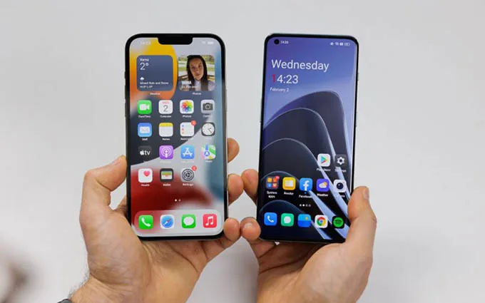 Màn hình OnePlus 10 Pro và iPhone 13 Pro Max đều có kích thước 6,7 inch