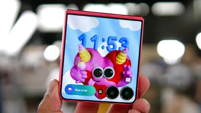 Màn hình phụ của Galaxy Z Flip 7