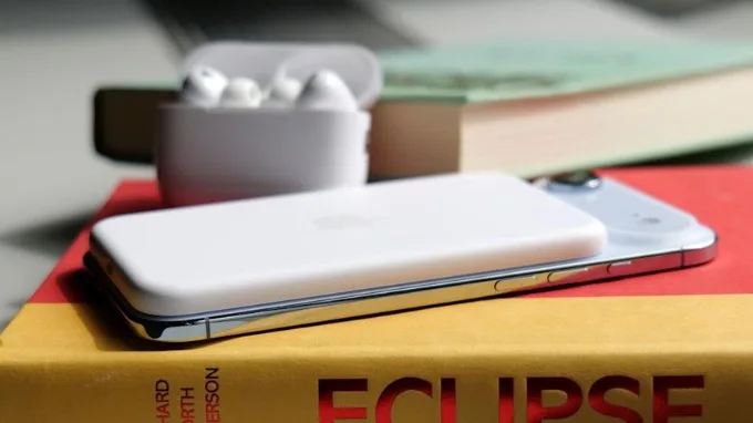 iPhone Air sử dụng viên pin khoảng 3.149 mAh