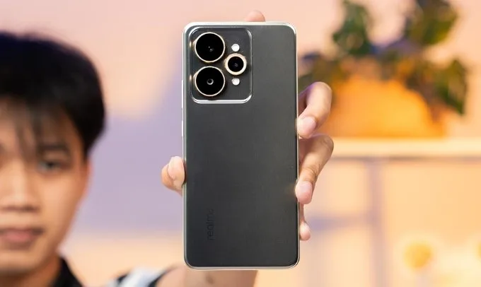 Thiết kế Realme 15