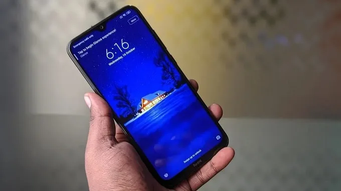 Màn hình Redmi Note 8 có phần cằm khá dày