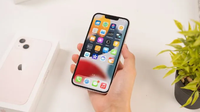 Thông số màn hình iPhone 13