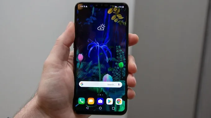 LG V50 ThinQ có màn hình tai thỏ