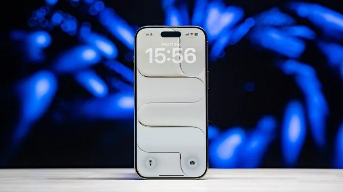 Về khả năng hiển thị, iPhone Air vượt trội rõ rệt so với phiên bản giá rẻ