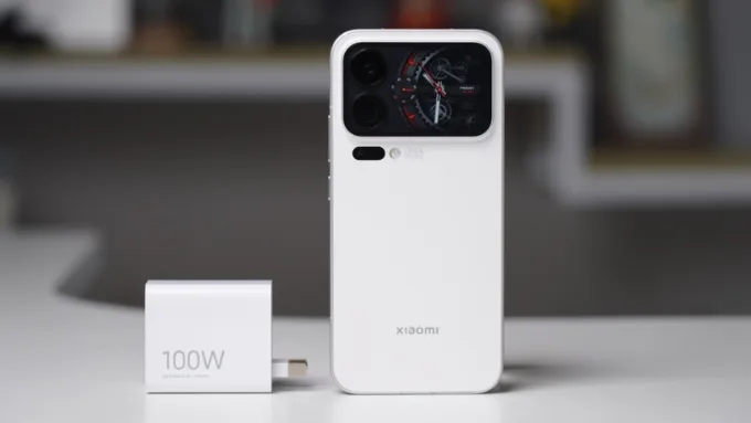 Dung lượng pin 7.500 mAh là một trong những cải tiến nổi bật nhất trên mẫu máy này