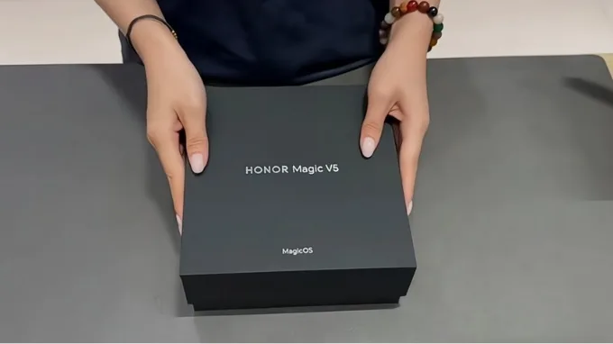 Hộp đựng Honor Magic V5