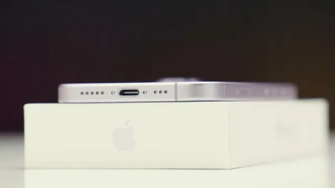 iPhone 17 vẫn đáp ứng tốt nhu cầu sử dụng hàng ngày nhờ thời lượng pin cải thiện đáng kể
