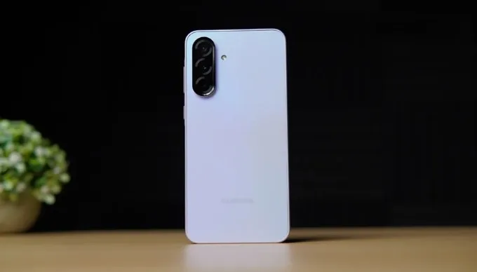 ai-nen-mua-galaxy-a36-1-xtmobile
