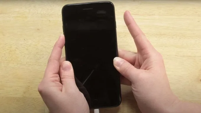 cách xóa dữ liệu iPhone cũ bằng phần cứng dfu