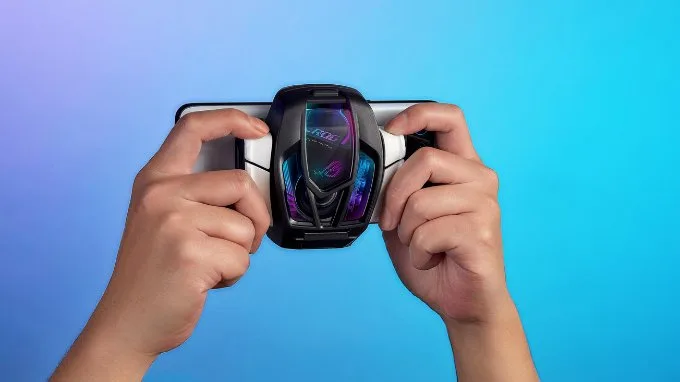 ROG Phone 7 cùng quạt AeroActive Cooler 7 hoàn toàn mới